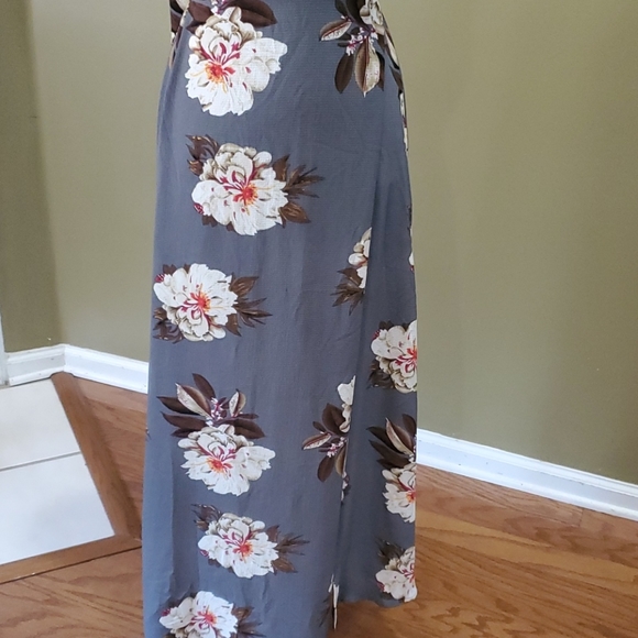 Open Back Halter Maxi Gray Tropical Floral Small - Picture 15 of 16